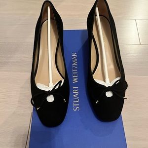 Stuart Weitzman’s Gabby 45 Pumps